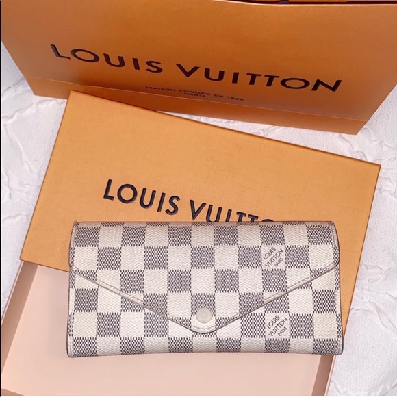 Louis Vuitton Handbags - Louis Vouittion  Josephine  wallet